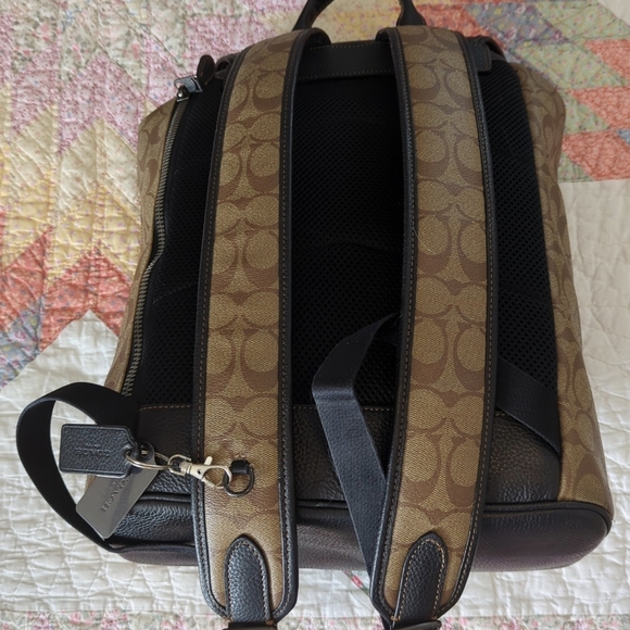 Coach Sullivan Backpack - Picture 4 of 12